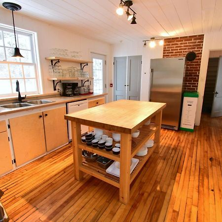 Le Partage Lodge: Destination Plein Air Et Sociale Val-Morin Exterior photo