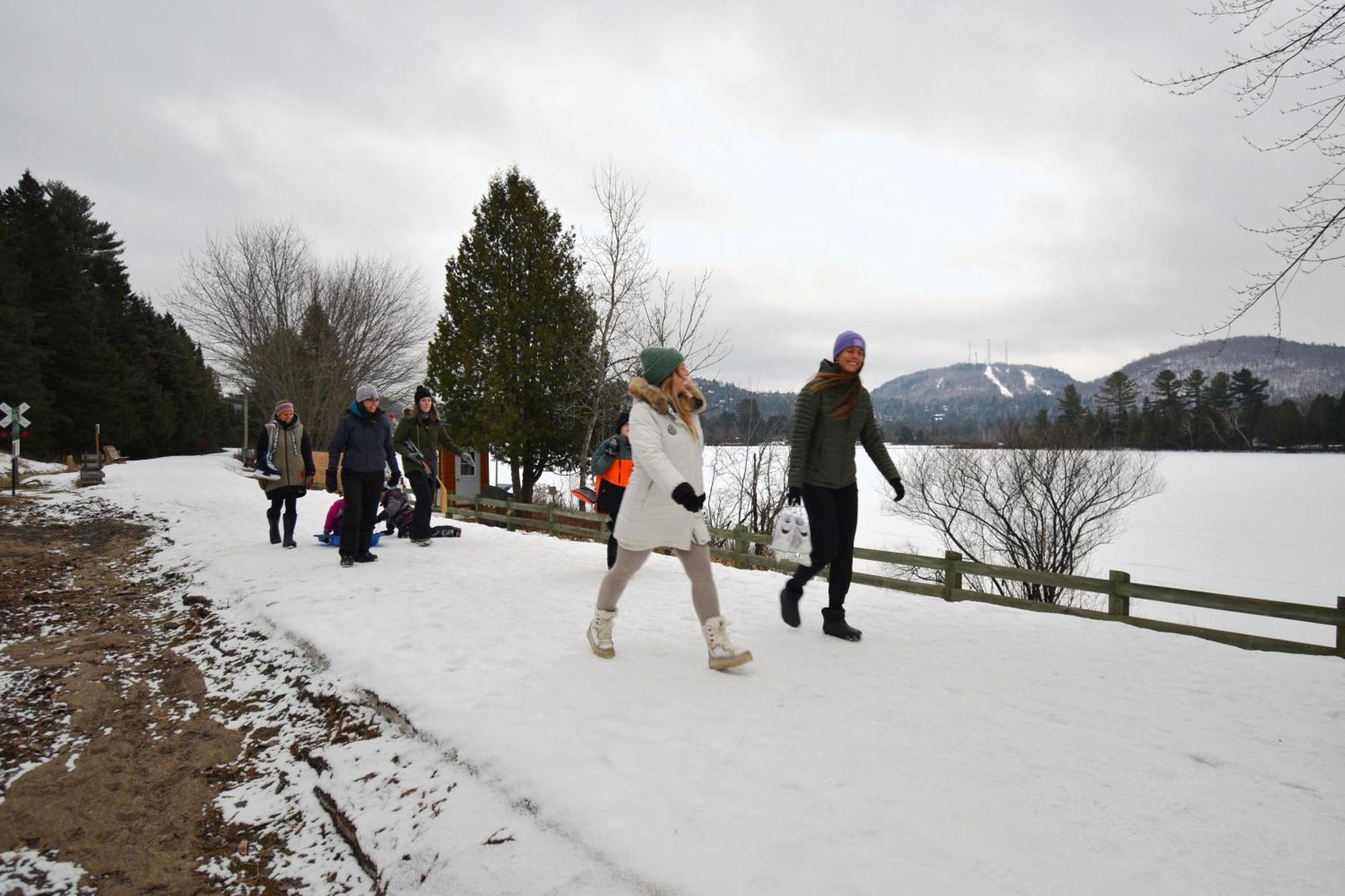 Le Partage Lodge: Destination Plein Air Et Sociale Val-Morin Exterior photo
