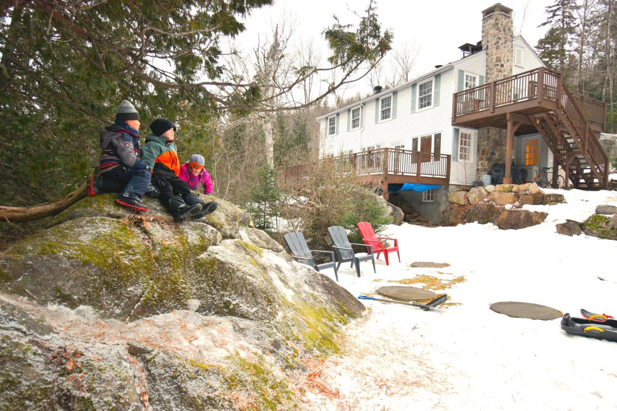 Le Partage Lodge: Destination Plein Air Et Sociale Val-Morin Exterior photo
